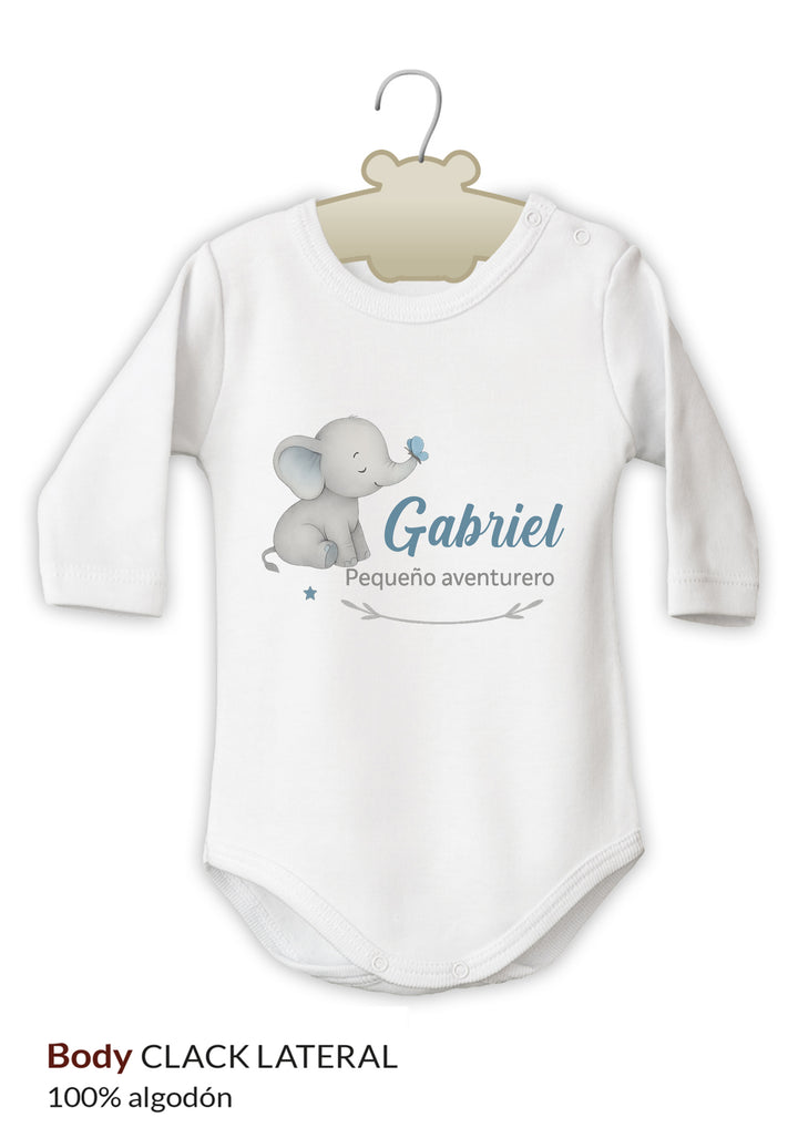 Body blanco de manga larga con diseño de elefante gris y nombre Gabriel en azul, letra cursiva.