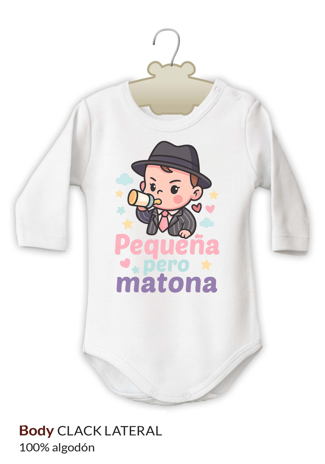 Body blanco de manga larga para bebé con diseño de caricatura de niña con sombrero y megáfono, texto rosa y morado "Pequeña.