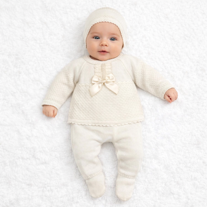 Conjunto hilo con lazo y gorro – Marfil