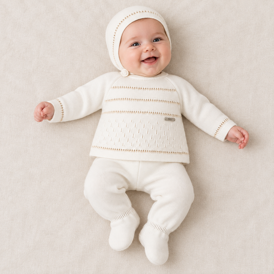 Conjunto bebé marfil de punto con detalles beige