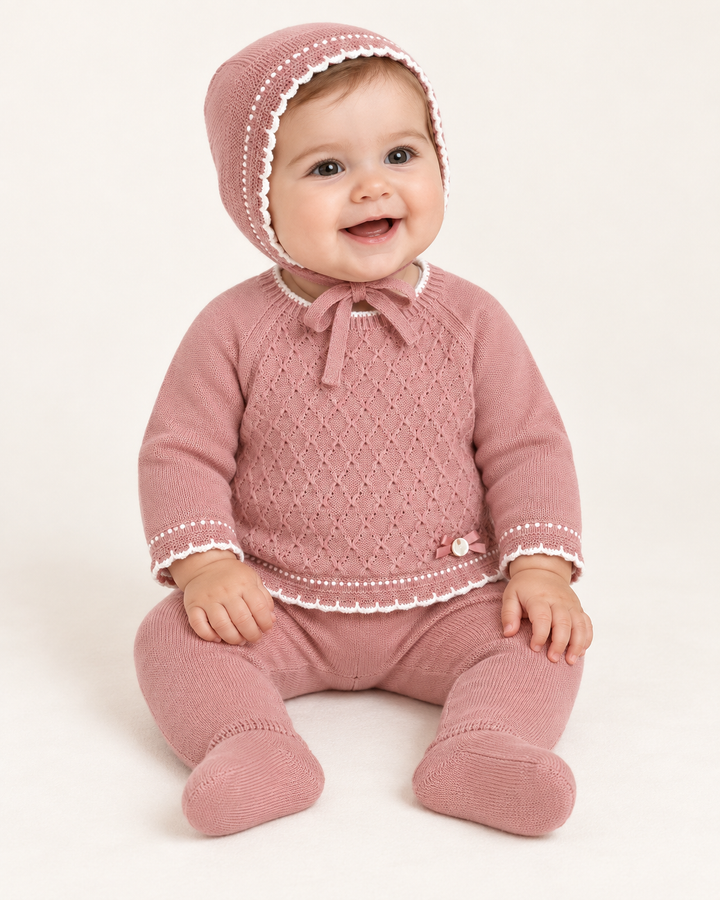 Conjunto bebé de punto calado con capota – Rosa maquillaje