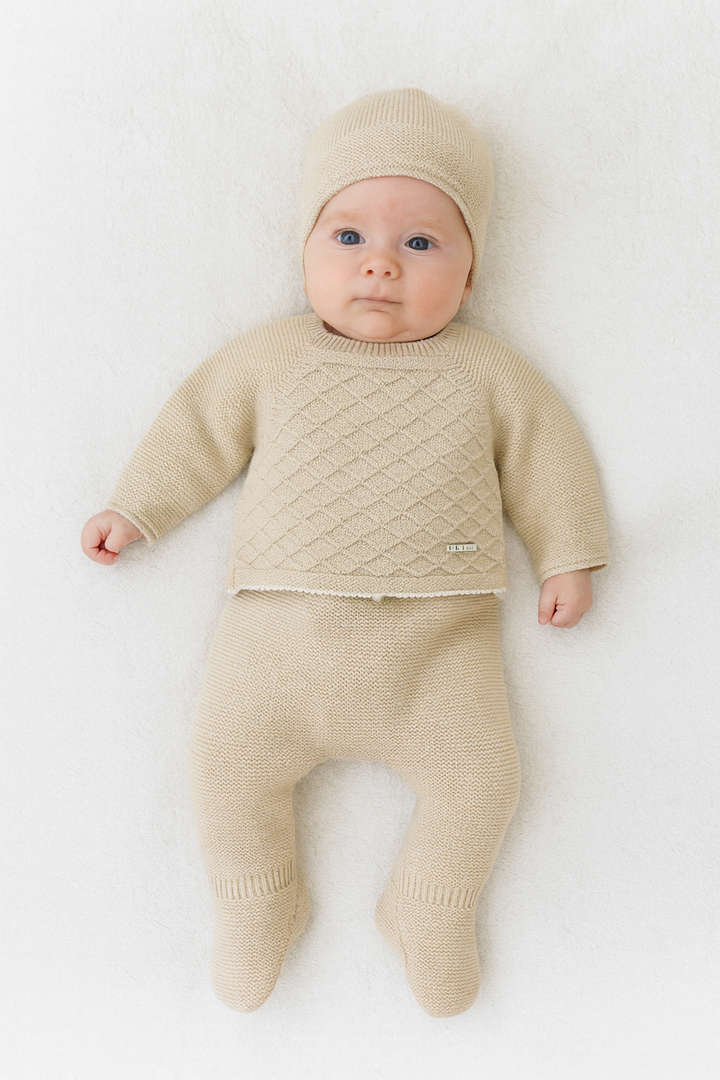 Conjunto de punto bebé camel con gorro