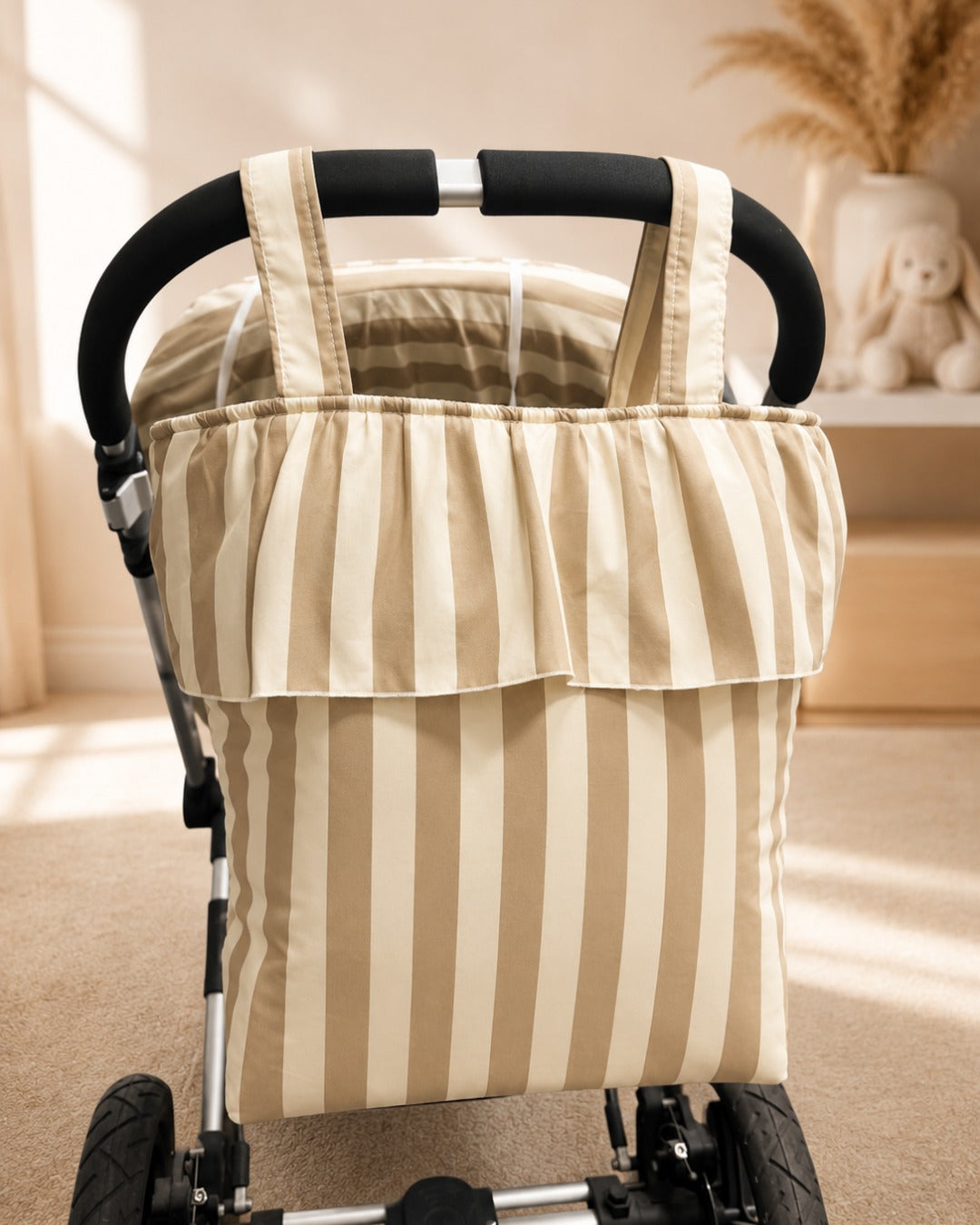 Bolso Organizador para Carrito de Bebé – Camel con Rayas y Volante