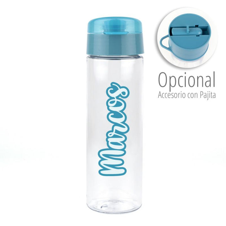 Botella transparente con tapa azul y nombre "Marcos" en caligrafía azul, accesorio con pajita opcional.