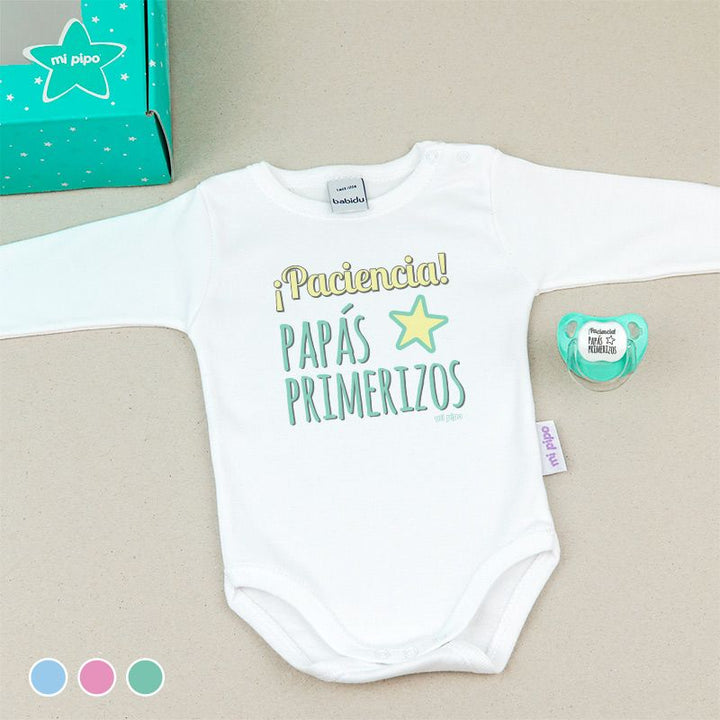 Cajita Divertida Body + Chupete ¡Paciencia! Papás primerizos Menta, Azul o Rosa